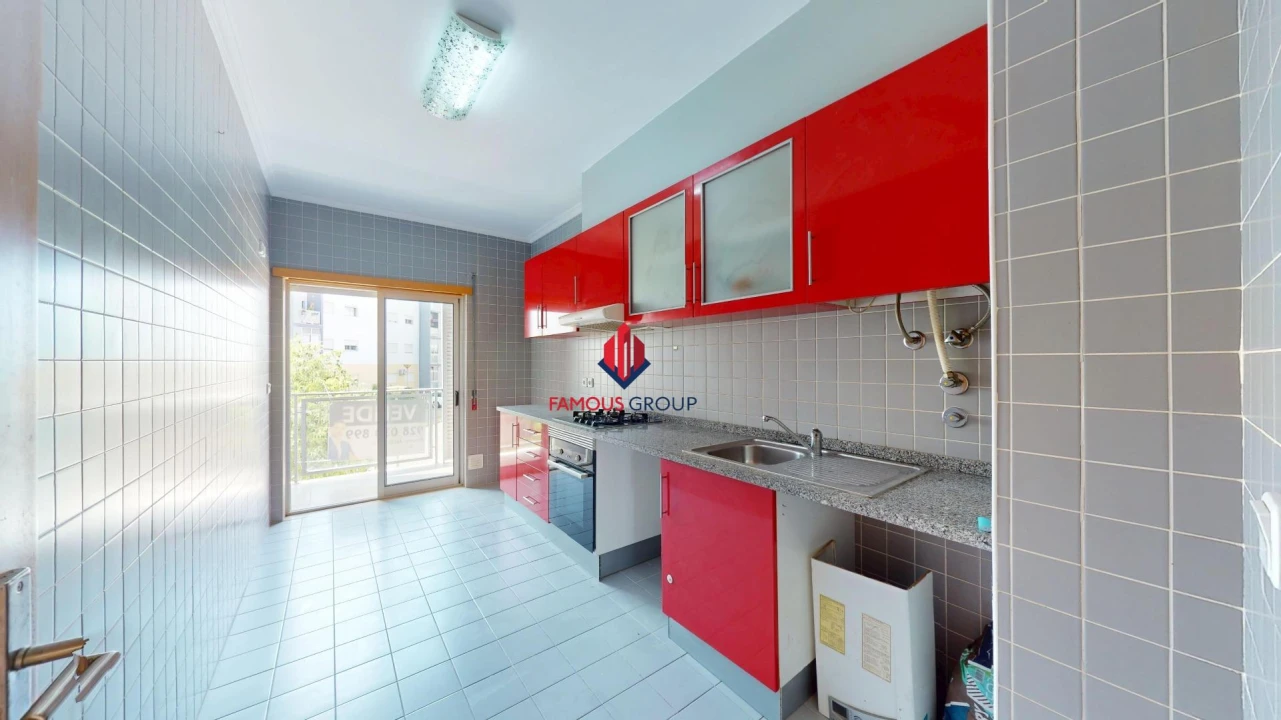 Apartamento T2 para Venda em Portimão Foto 11