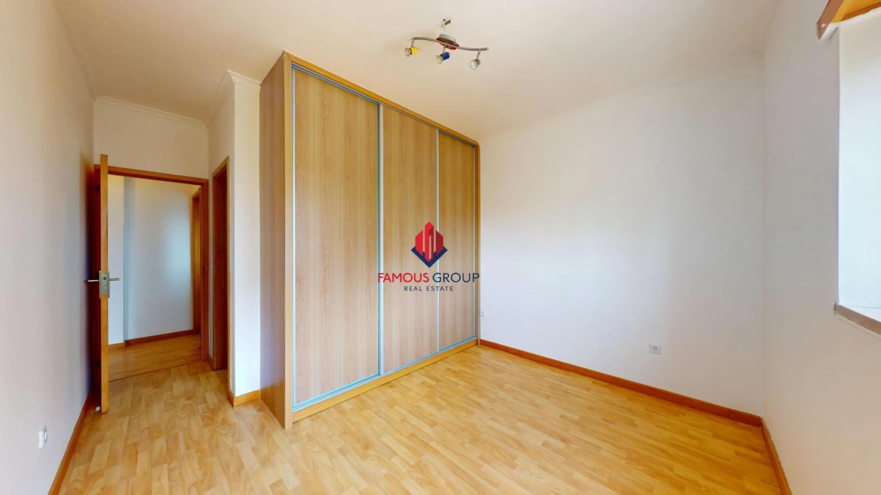 Apartamento T2 para Venda em Portimão Foto 12