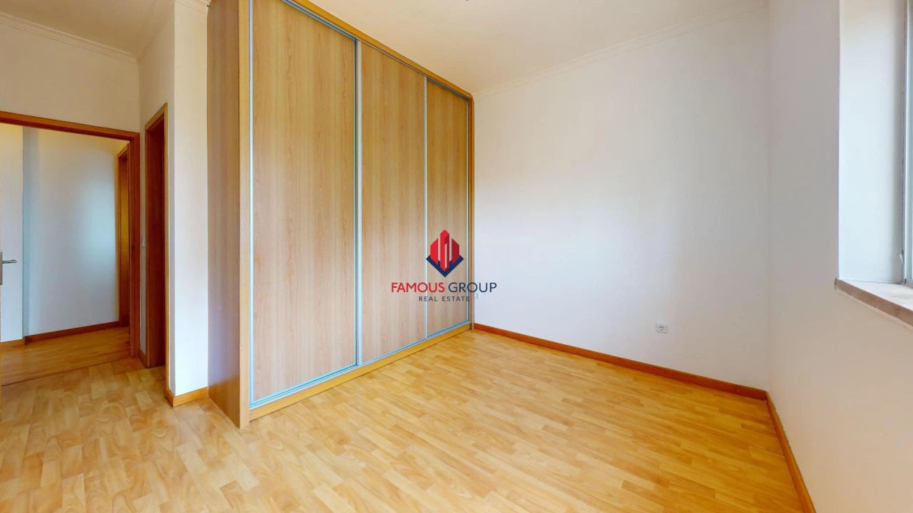 Apartamento T2 para Venda em Portimão Foto 13