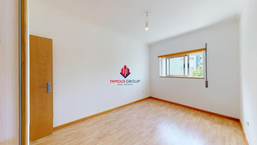 Apartamento T2 para Venda em Portimão Foto 12