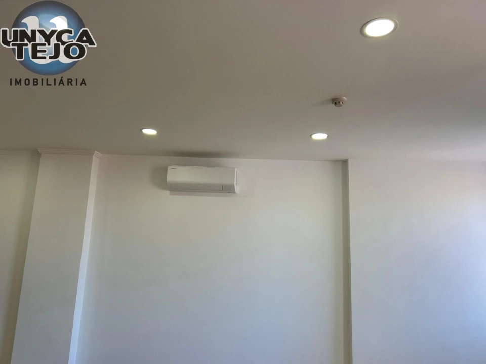 Escritório para Arrendamento em Santo António Foto 10