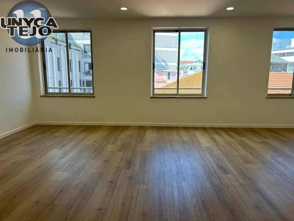 Escritório para Arrendamento em Santo António Foto 5