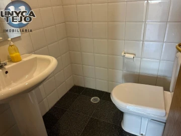 Escritório para Arrendamento em Santo António