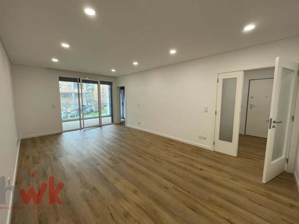 Apartamento T2 para Venda em Santo Antonio dos Olivais Foto 1