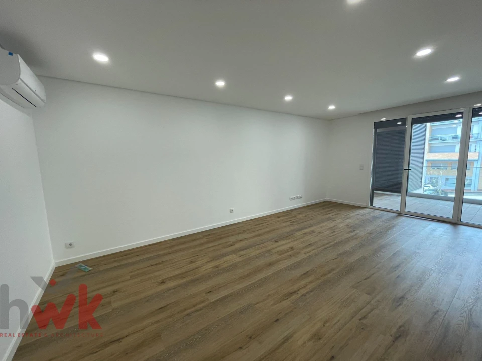 Apartamento T2 para Venda em Santo Antonio dos Olivais Foto 3