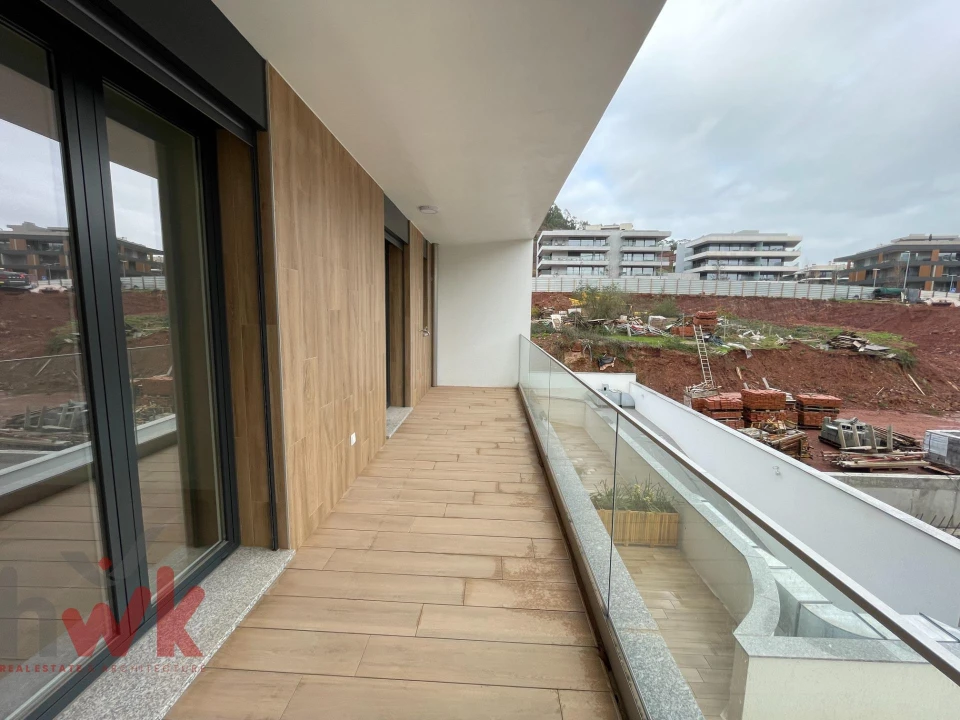 Apartamento T2 para Venda em Santo Antonio dos Olivais Foto 32