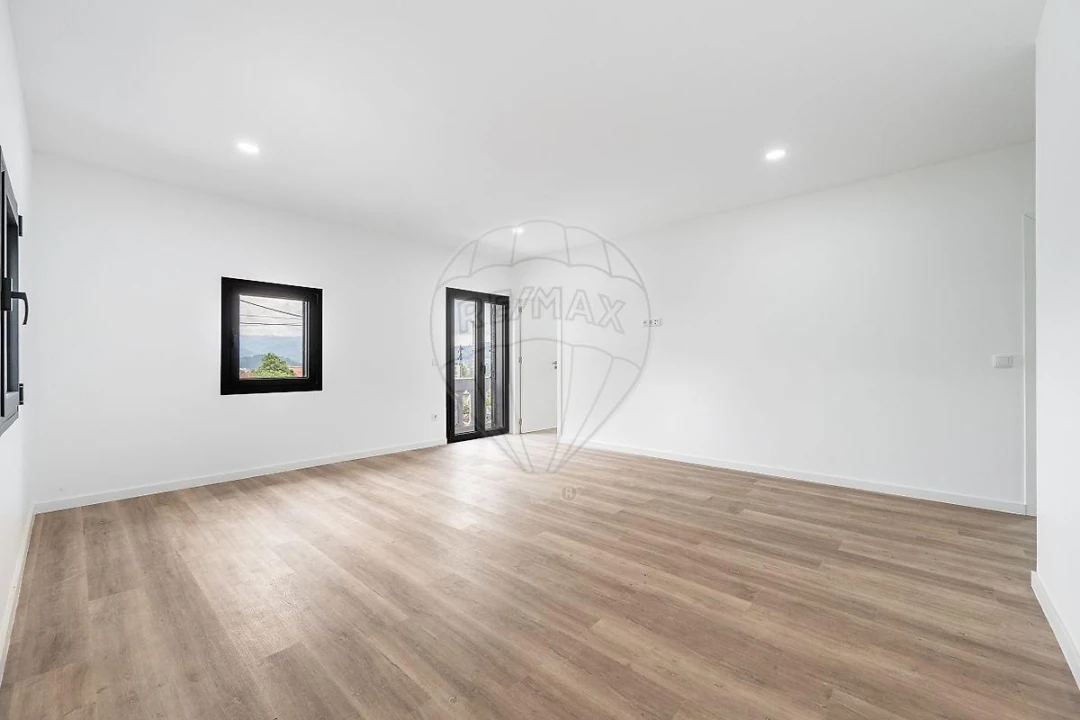 Moradia T3 para Venda em Vilela Foto 14