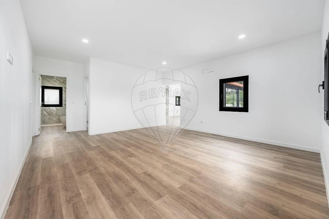 Moradia T3 para Venda em Vilela Foto 5