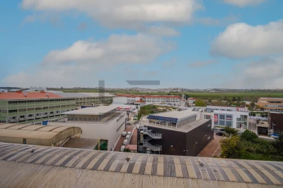 Armazém para Arrendamento em Sacavém e Prior Velho