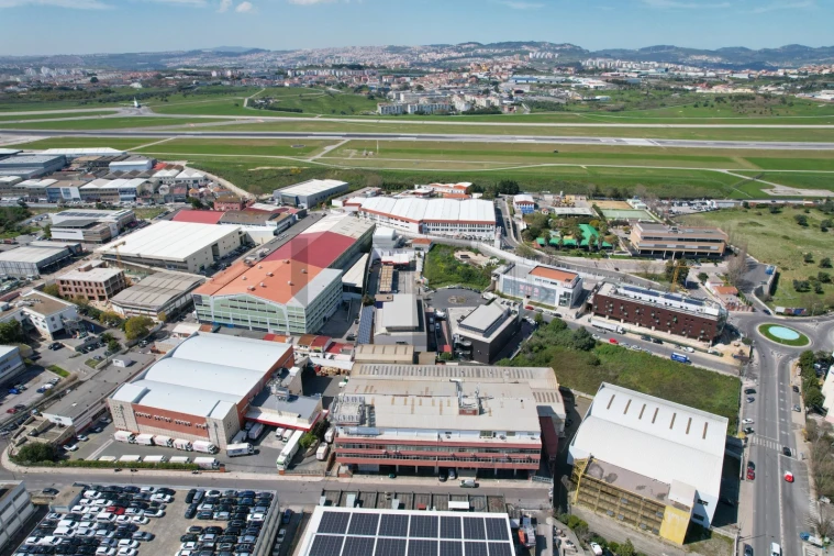 Armazém para Arrendamento em Sacavém e Prior Velho Foto 12