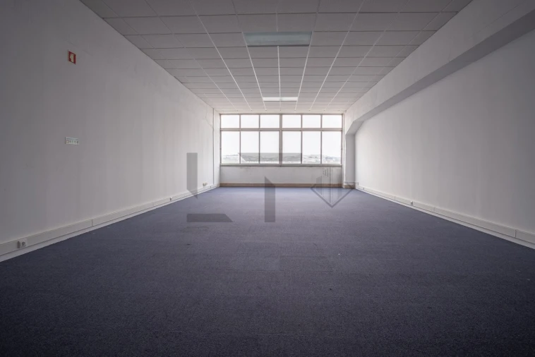 Armazém para Arrendamento em Sacavém e Prior Velho Foto 34