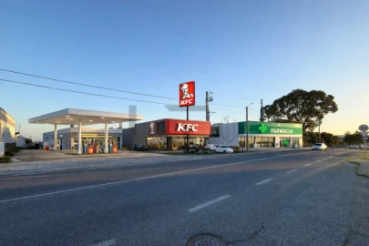 Terreno Comércio / Armazém para Venda em Alverca do Ribatejo e Sobralinho
