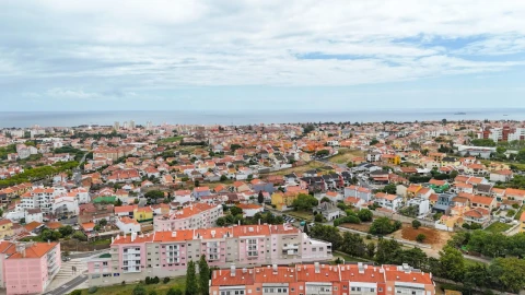 Moradia T3 para Venda em São Domingos de Rana