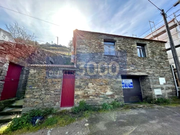 Moradia para Venda em Nogueira e Ermida