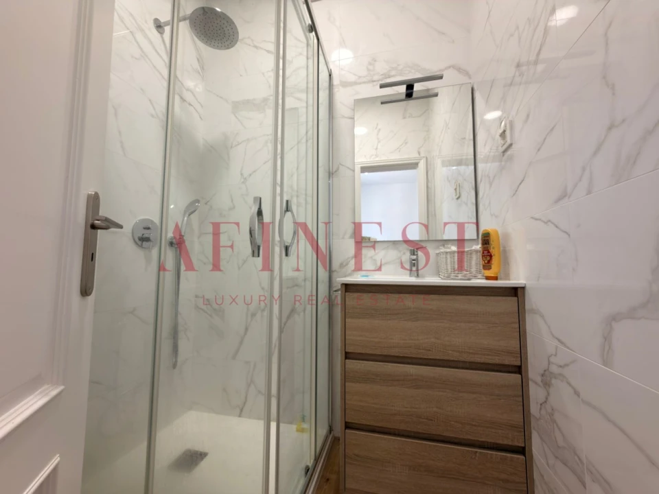 Moradia T4 para Venda em Areeiro Foto 12