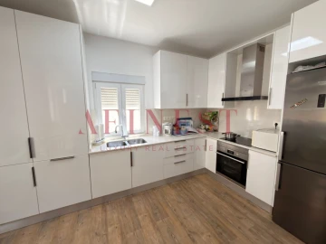 Moradia T4 para Venda em Areeiro