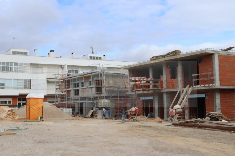 Apartamento T2 para Venda em Azambuja Foto 12