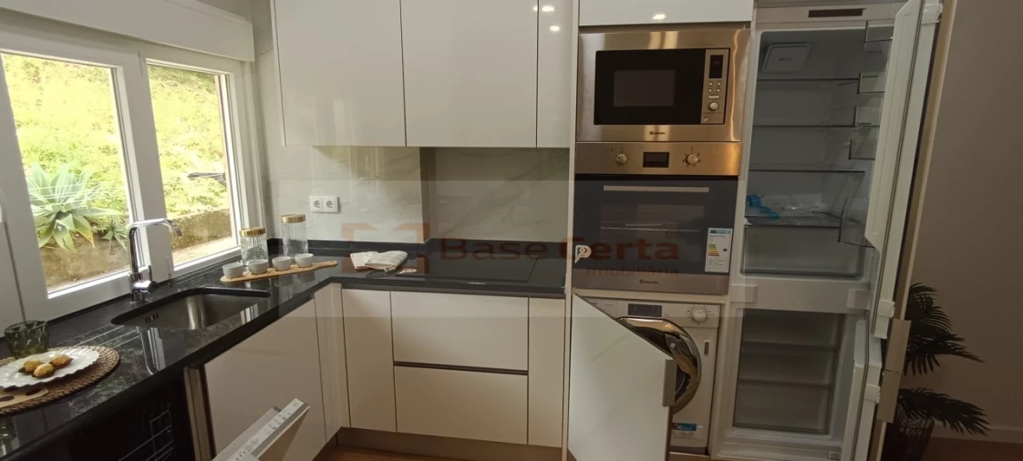 Apartamento T2 para Venda em Benfica Foto 2