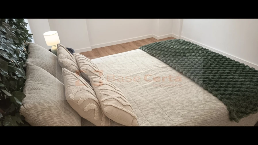 Apartamento T2 para Venda em Benfica Foto 17