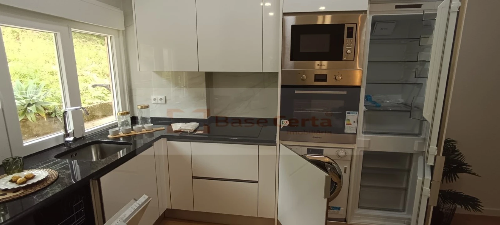 Apartamento T2 para Venda em Benfica Foto 2