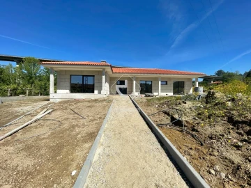 Moradia T3 para Venda em Arcos de Valdevez (São Paio) e Giela