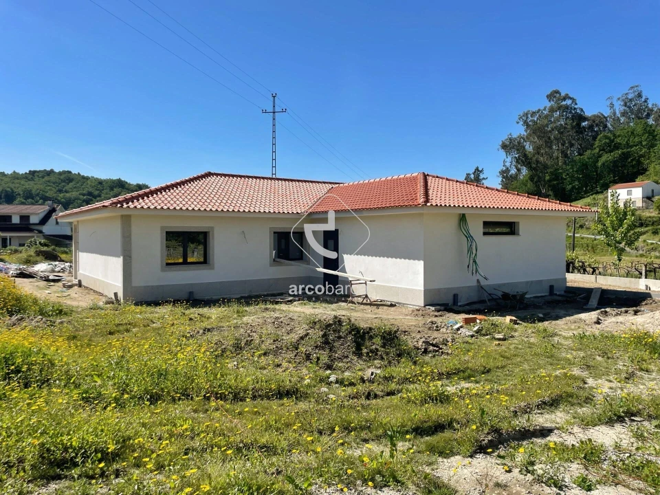 Moradia T3 para Venda em Arcos de Valdevez (São Paio) e Giela Foto 4