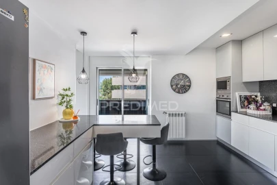 Apartamento T3 para Venda em Urgezes