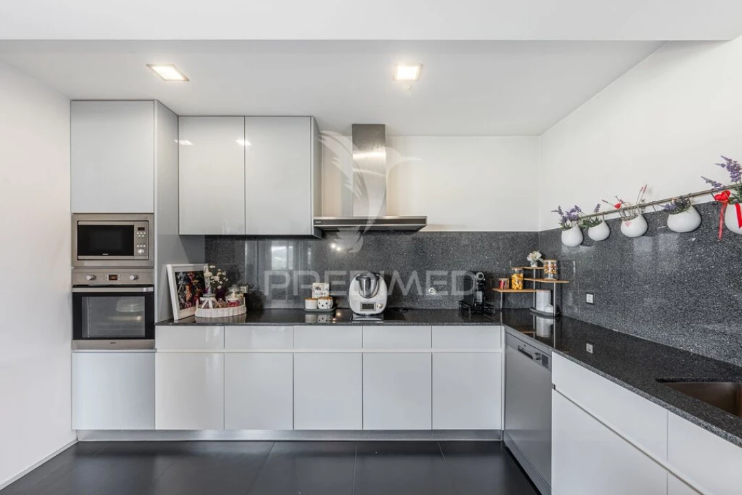 Apartamento T3 para Venda em Urgezes Foto 5