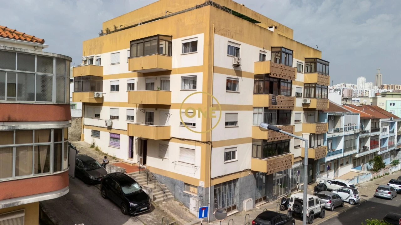 Apartamento T3 para Venda em Almada, Cova da Piedade, Pragal e Cacilhas Foto 24