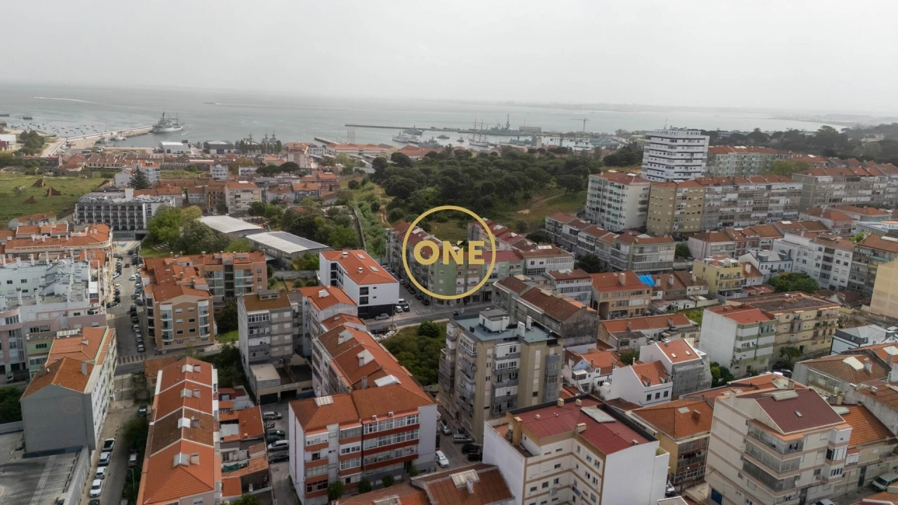 Apartamento T3 para Venda em Almada, Cova da Piedade, Pragal e Cacilhas Foto 28