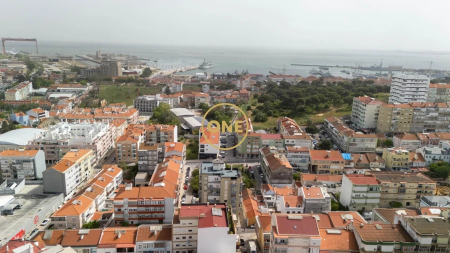 Apartamento T3 para Venda em Almada, Cova da Piedade, Pragal e Cacilhas Foto 27