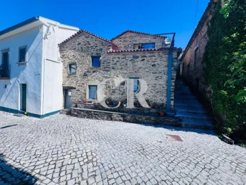 Moradia T2 para Venda em Castanheira de Pêra e Coentral