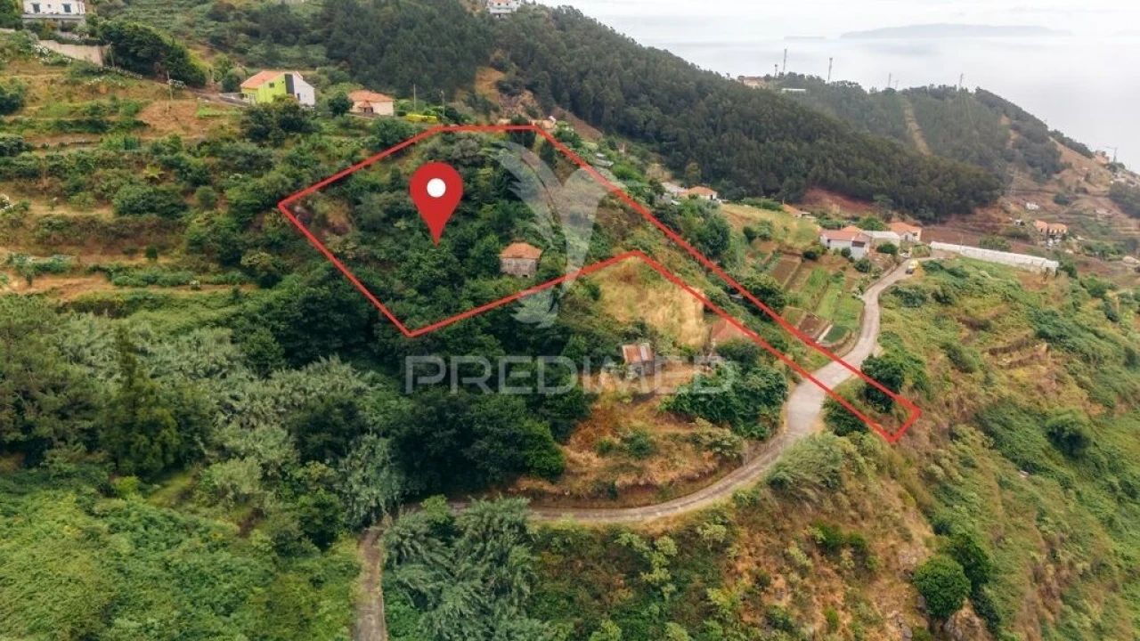 Terreno para Venda em Caniço Foto 1