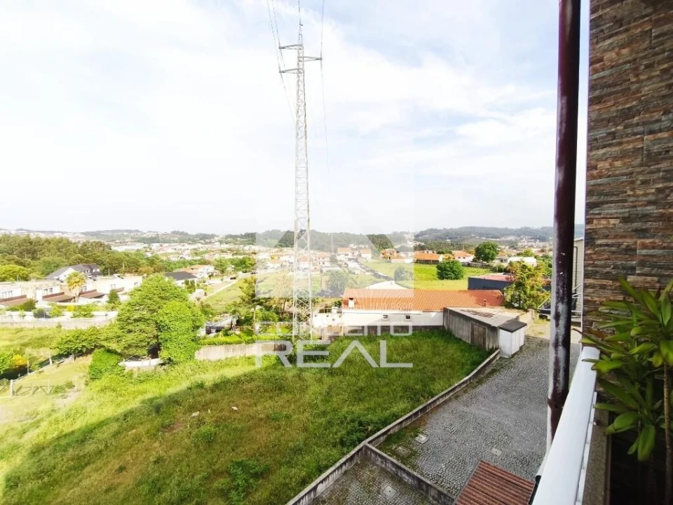 Apartamento T3 para Venda em Lordelo Foto 22