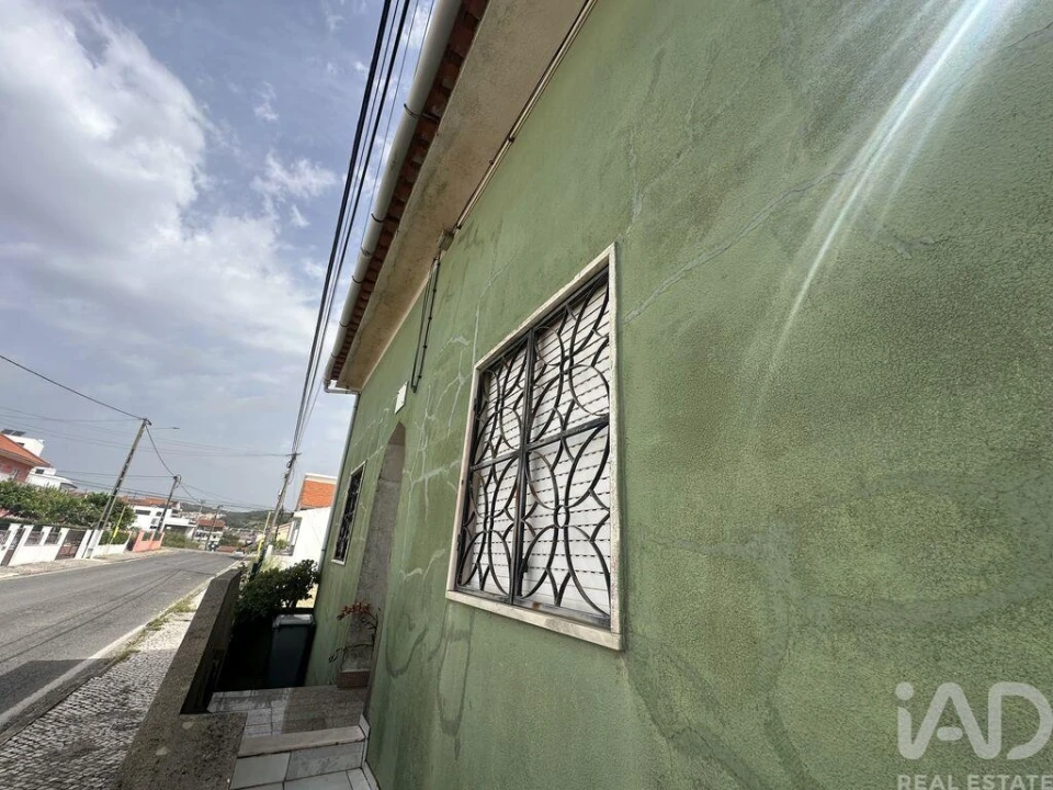 Moradia T2 para Venda em Ramada e Caneças Foto 1