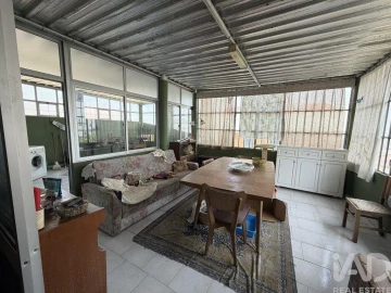 Moradia T2 para Venda em Ramada e Caneças