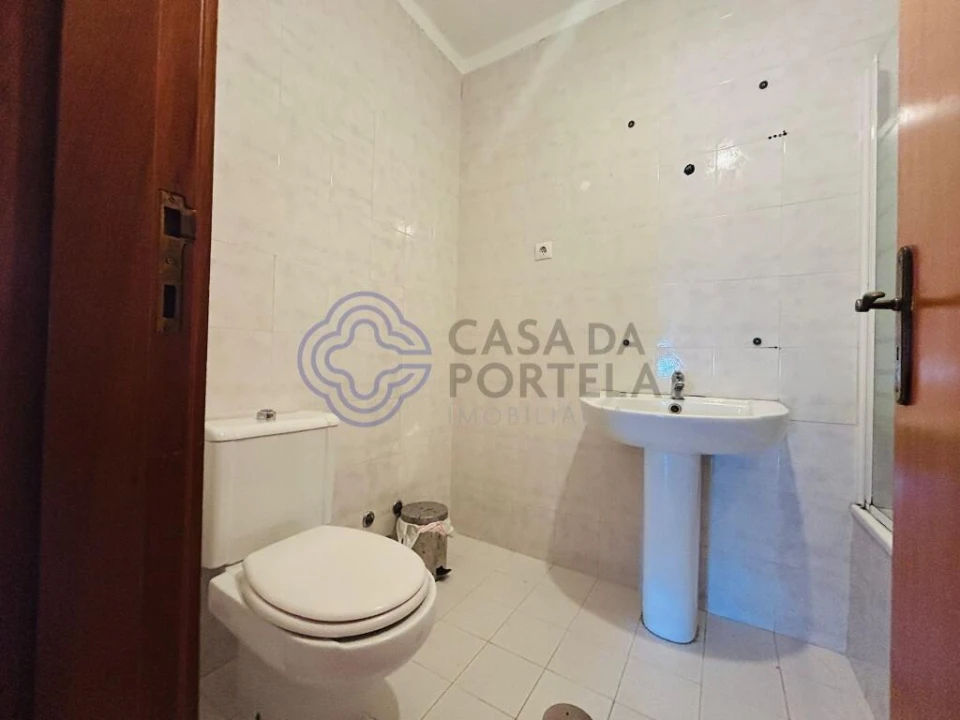 Apartamento T3 para Venda em Vilar de Andorinho Foto 12