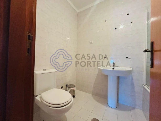 Apartamento T3 para Venda em Vilar de Andorinho Foto 12