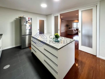 Apartamento T4 para Venda em Antas e Abade de Vermoim