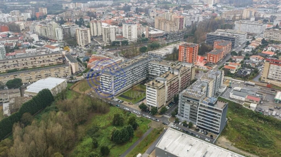 Apartamento T4 para Venda em Antas e Abade de Vermoim Foto 31