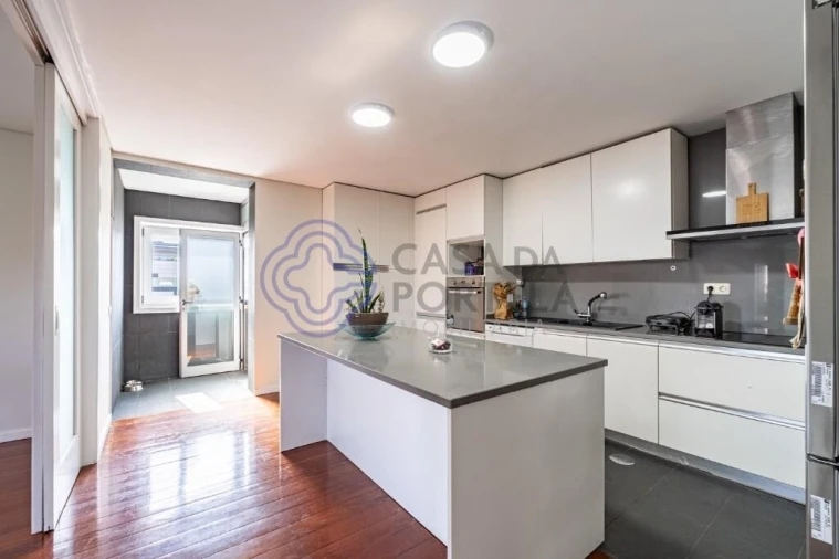 Apartamento T4 para Venda em Antas e Abade de Vermoim Foto 11