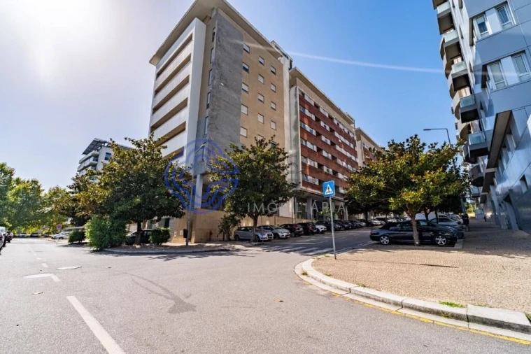 Apartamento T4 para Venda em Antas e Abade de Vermoim Foto 33