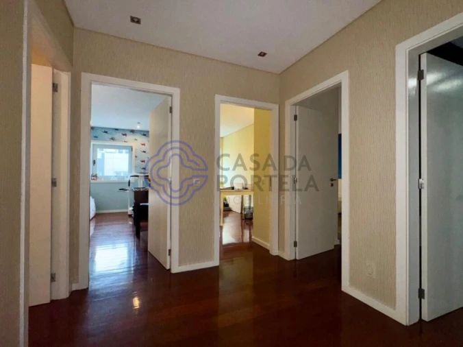 Apartamento T4 para Venda em Antas e Abade de Vermoim Foto 10