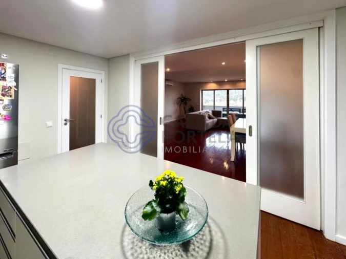 Apartamento T4 para Venda em Antas e Abade de Vermoim Foto 8