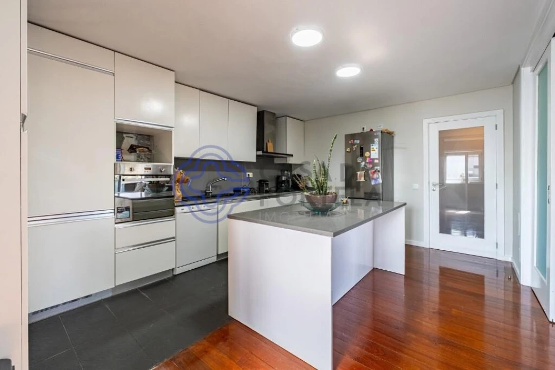 Apartamento T4 para Venda em Antas e Abade de Vermoim Foto 13