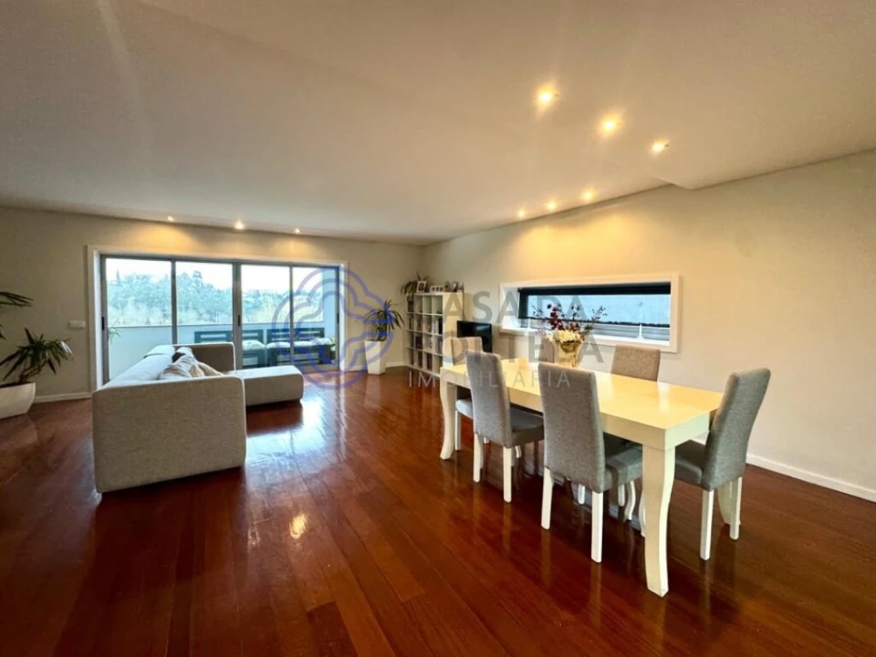 Apartamento T4 para Venda em Antas e Abade de Vermoim Foto 3