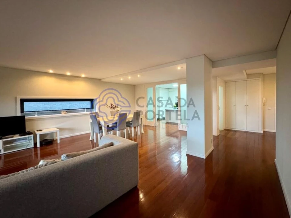 Apartamento T4 para Venda em Antas e Abade de Vermoim Foto 2