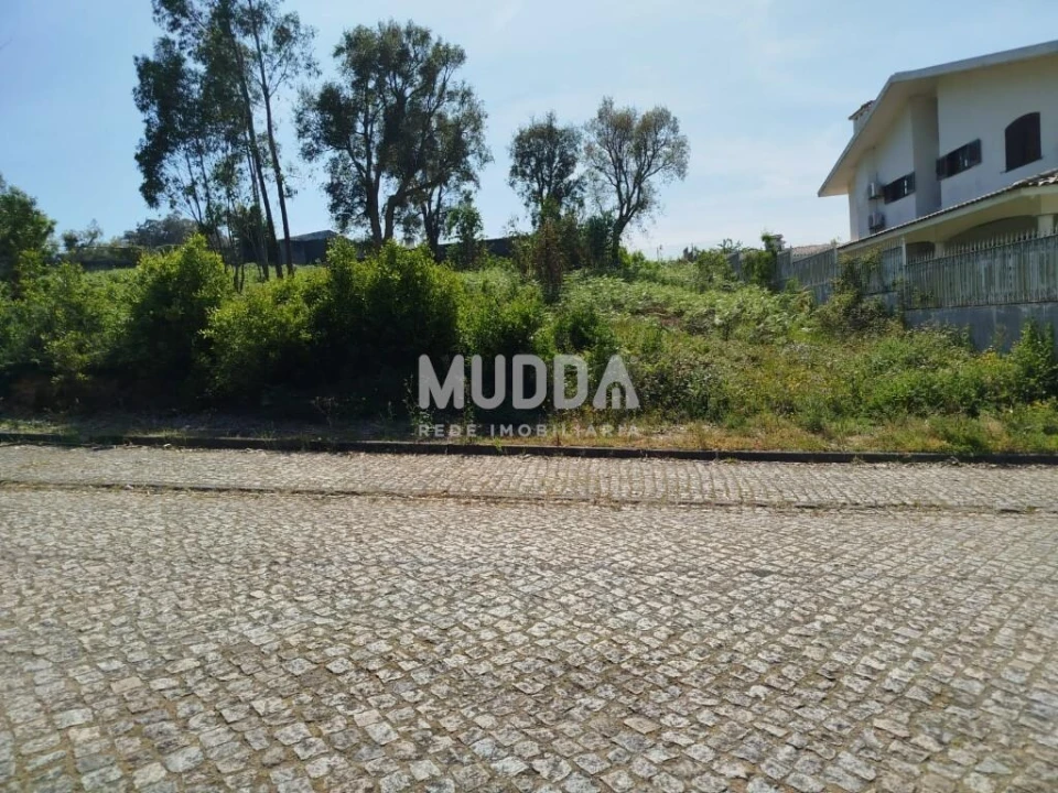 Terreno para Venda em Paços de Brandão Foto 11
