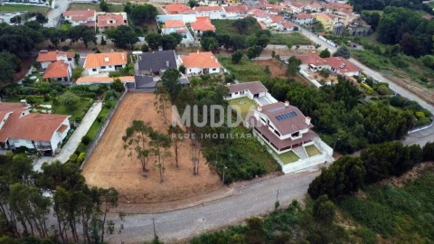 Terreno para Venda em Paços de Brandão