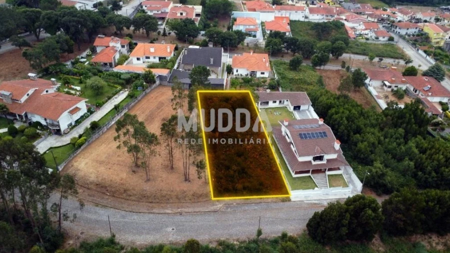 Terreno para Venda em Paços de Brandão
